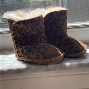 XX SOLD XX UGG// infant booties